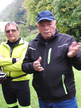 Pozdravni nagovor  župana Občine Cerklje Franca Čebulja. Poleg njega stoji mengeški župan Bogo Ropotar